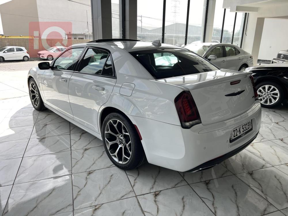 كرايسلر 300